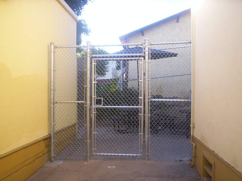 Cantilever Roll Gates